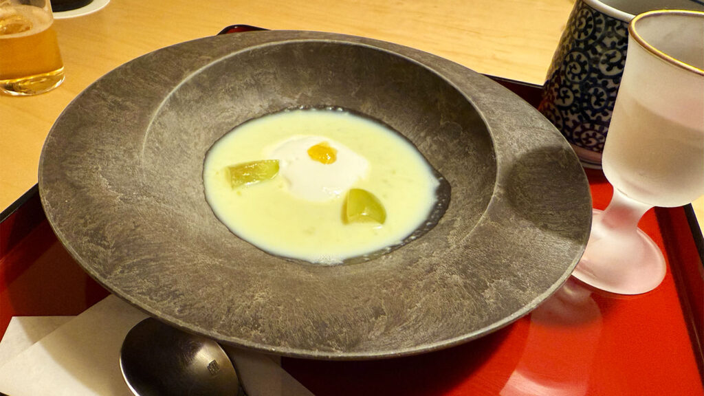 界 秋保の夕食デザート・ずんだヨーグルト｜優しい緑色のずんだソースとヨーグルトの一皿
