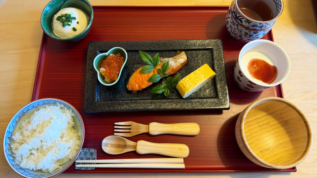 界 秋保の子ども用朝食｜小鉢が豊富で食べやすい和定食