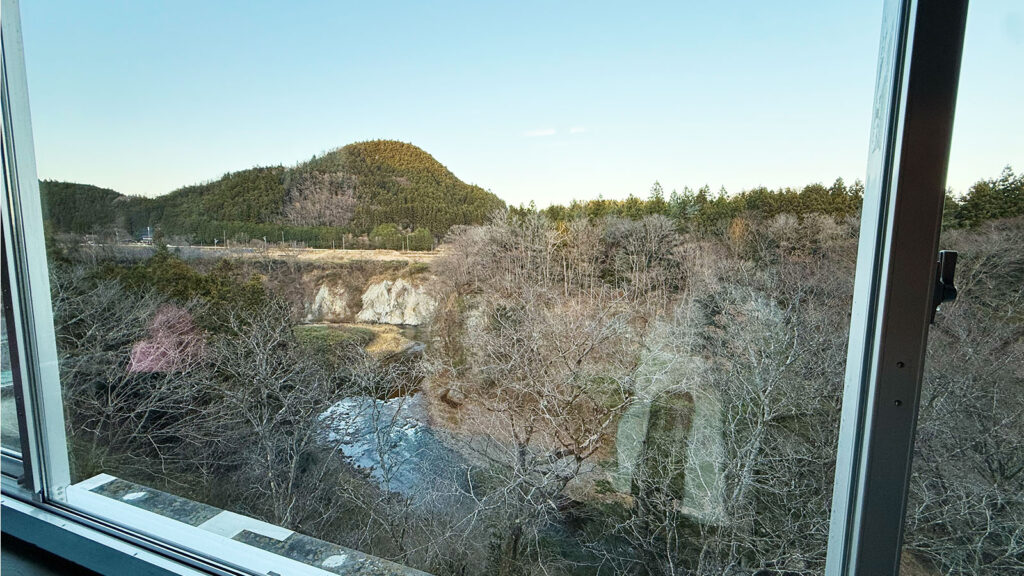 界 秋保の客室から見える山の景色｜自然に囲まれた眺望
