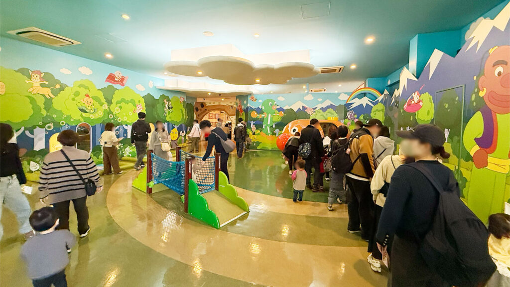 アンパンマンミュージアム仙台の森をテーマにしたキッズプレイエリア